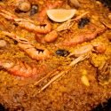 Paella de mariscos. La mejor paella de mariscos de Andorra, con calamares, mejillones, gambas, almejas, cigalas y langostinos, te espera en nuestra Arrocería Andorra. L’Arrossería d’Andorra.